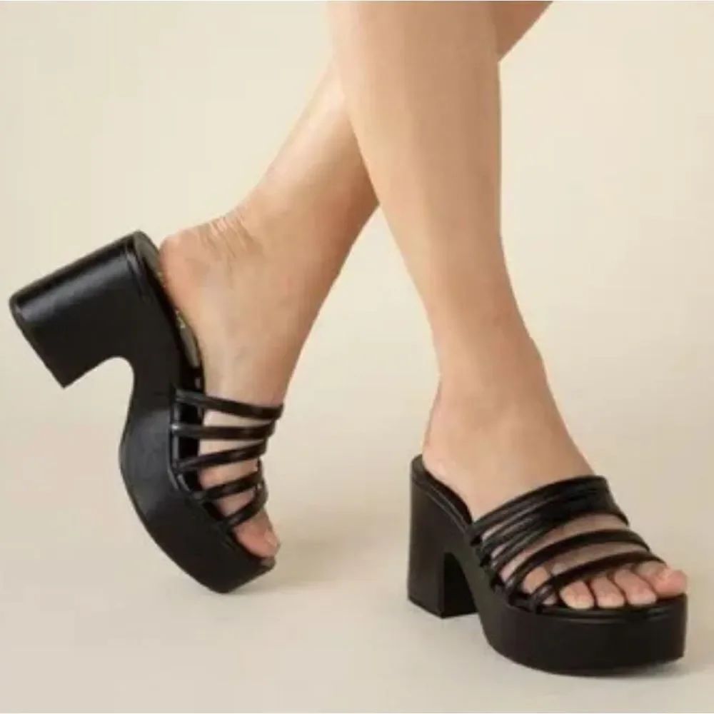 Brand New Soda Holme-S Platform Mule Sculptural Block Heel Sandal — image 4 of 8